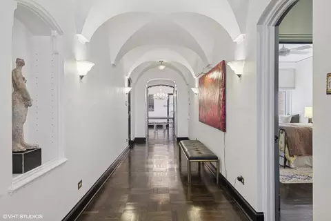 Entry Way - 222 E Chestnut St #7B, Chicago, IL 60611 photo 2 of 6