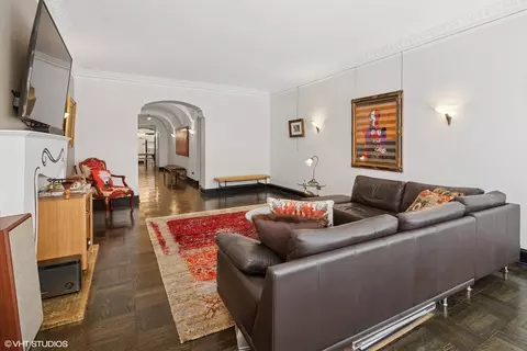 Living - 222 E Chestnut St #7B, Chicago, IL 60611 photo 4 of 4