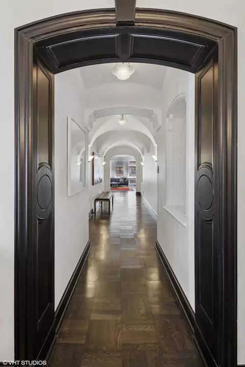 Entry Way - 222 E Chestnut St #7B, Chicago, IL 60611 photo 1 of 6