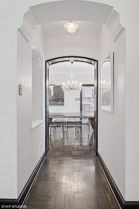 Entry Way - 222 E Chestnut St #7B, Chicago, IL 60611 photo 5 of 6
