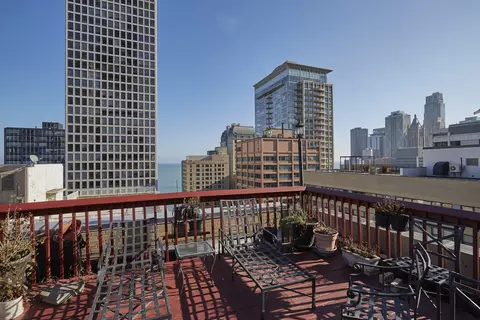 View/Area - 222 E Chestnut St #7B, Chicago, IL 60611 photo 1 of 1