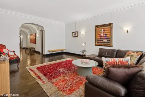Living - 222 E Chestnut St #7B, Chicago, IL 60611 photo 3 of 4