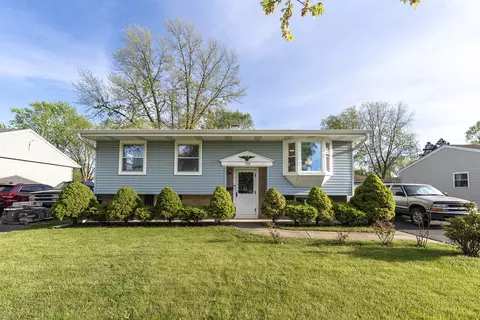738 Tinley Dr, Aurora, IL 60506