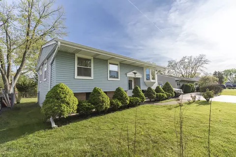 Exterior - 738 Tinley Dr, Aurora, IL 60506 photo 2 of 6