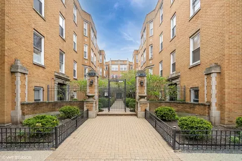 534 W Belmont Ave #2S, Chicago, IL 60657