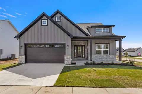 19 Meadow Dr, Monticello, IL 61856