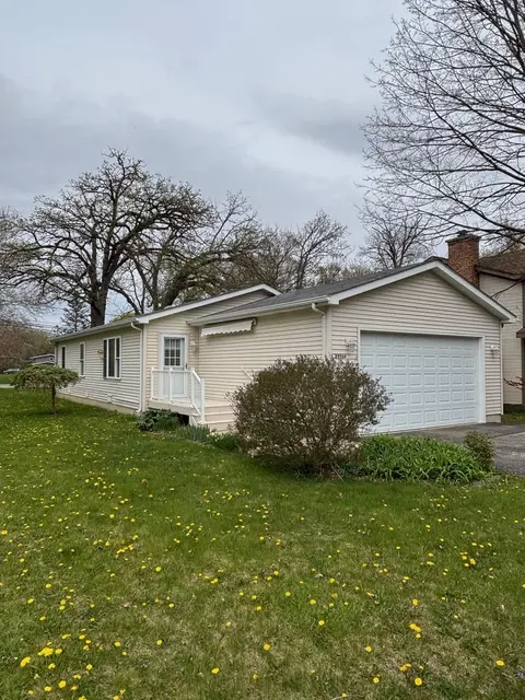 25564 W Arcade Dr N, Lake Villa, IL 60046
