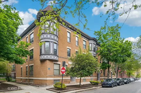 850 W Cornelia Ave #102, Chicago, IL 60657
