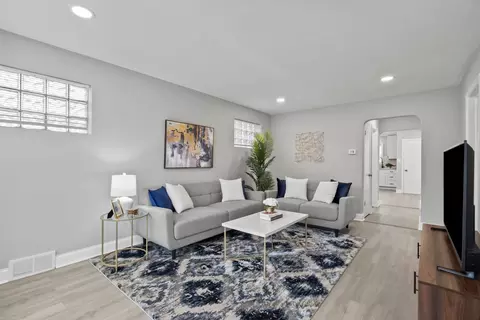 Living - 115 E 119th St, Chicago, IL 60628 photo 1 of 4