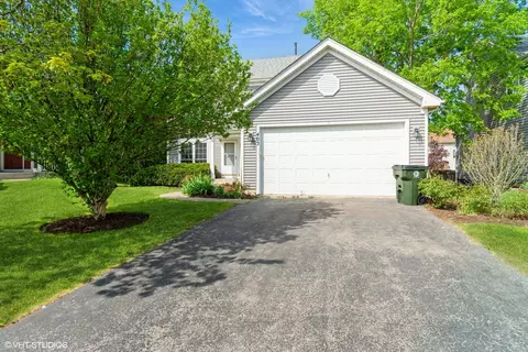 403 W Boxwood Ct, Round Lake, IL 60073