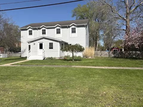 300 N May St, Hinckley, IL 60520