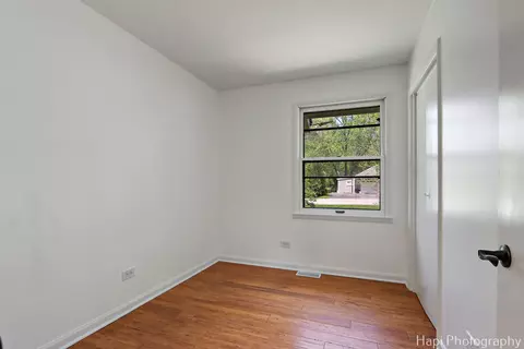 Bedroom - 305 Pokagon Dr, Algonquin, IL 60102 photo 4 of 4