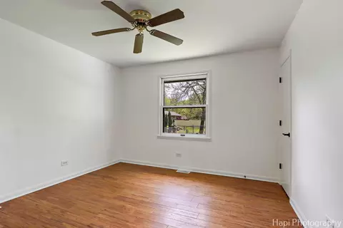 Bedroom - 305 Pokagon Dr, Algonquin, IL 60102 photo 2 of 4