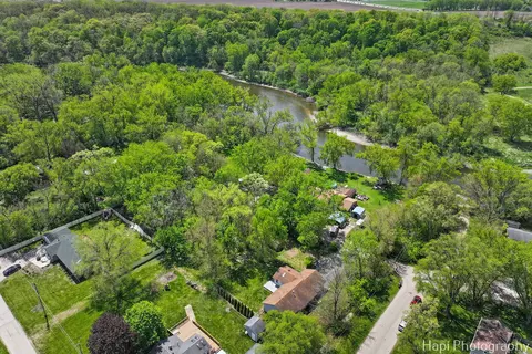 View/Area - 305 Pokagon Dr, Algonquin, IL 60102 photo 2 of 4