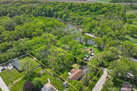 View/Area - 305 Pokagon Dr, Algonquin, IL 60102 photo 1 of 4