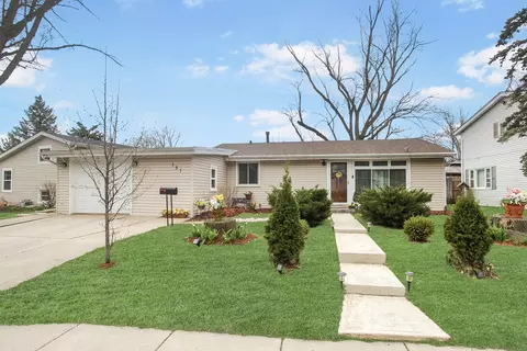 151 Sioux Ave, Carpentersville, IL 60110