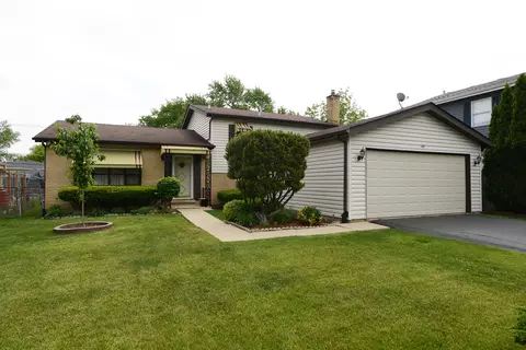 643 N Willow Rd, Elmhurst, IL 60126