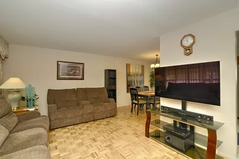 Living - 643 N Willow Rd, Elmhurst, IL 60126 photo 1 of 2