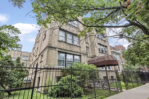 1709 W Wallen Ave #B, Chicago, IL 60626