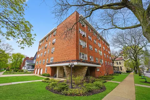 500 Lake St #304, Evanston, IL 60201