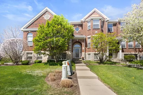 481 Prestwick Ln, Wheeling, IL 60090