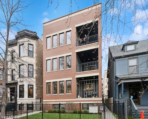 3837 N Kenmore Ave #1W, Chicago, IL 60613