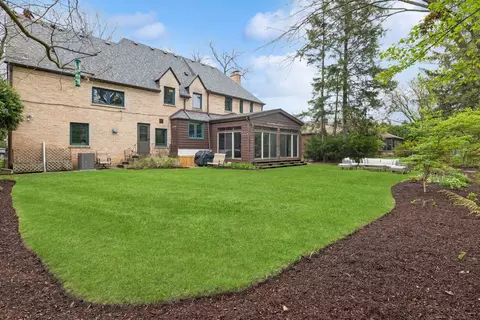 Exterior - 626 Greenleaf Ave, Glencoe, IL 60022 photo 3 of 5