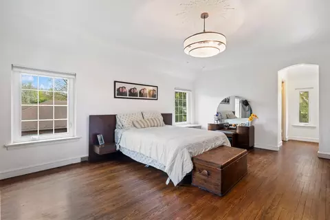 Bedroom - 626 Greenleaf Ave, Glencoe, IL 60022 photo 1 of 2