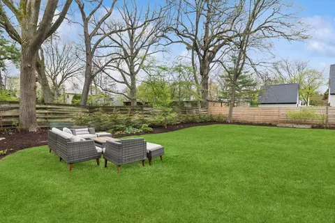 Exterior - 626 Greenleaf Ave, Glencoe, IL 60022 photo 5 of 5