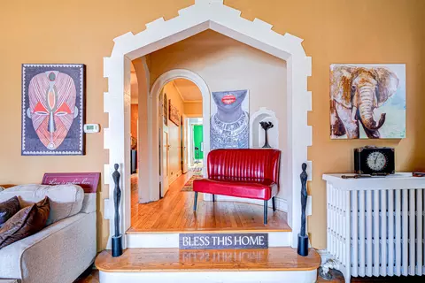 Entry Way - 8240 S Champlain Ave, Chicago, IL 60619 photo 2 of 3