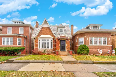 8240 S Champlain Ave, Chicago, IL 60619