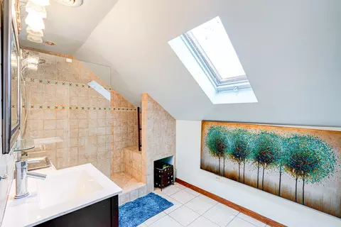 Bath - 8240 S Champlain Ave, Chicago, IL 60619 photo 4 of 5