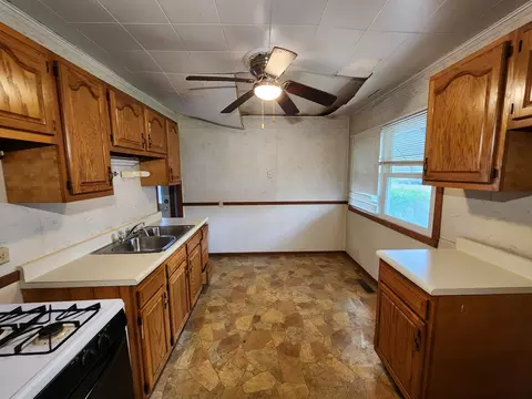 Kitchen - 1790 Sunnyside Ave, Kankakee, IL 60901 photo 1 of 2
