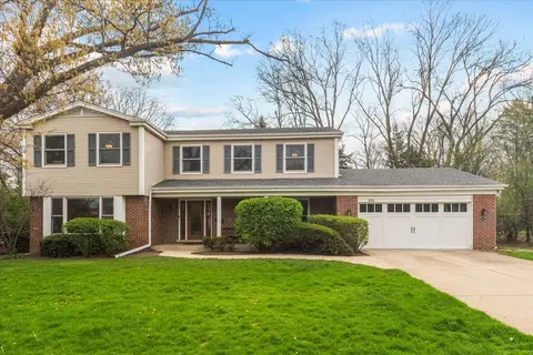 575 Carlisle Ave, Deerfield, IL 60015