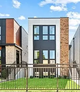 3358 W Evergreen Ave, Chicago, IL 60651