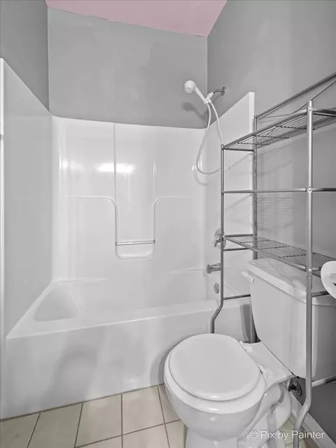 Bath - 179 S Grove Ave, Elgin, IL 60120 photo 4 of 4