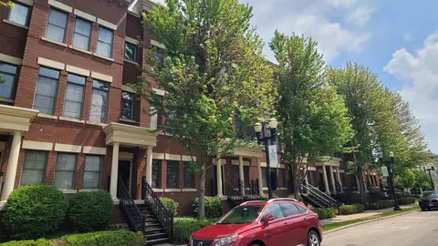 Exterior - 179 S Grove Ave, Elgin, IL 60120 photo 1 of 7