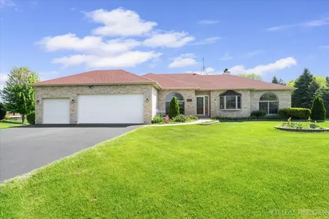 46 W306 Woodview Pkwy, Hampshire, IL 60140