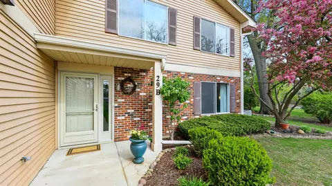 29 E Hickory St #B, Lombard, IL 60148