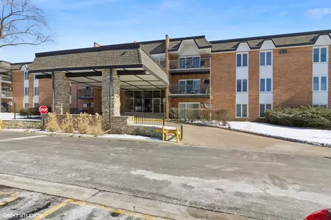 4250 Saratoga Ave #301, Downers Grove, IL 60515