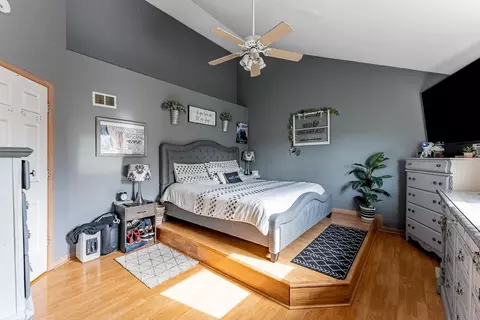Bedroom - 15412 Hamlin Ave, Markham, IL 60428 photo 2 of 6