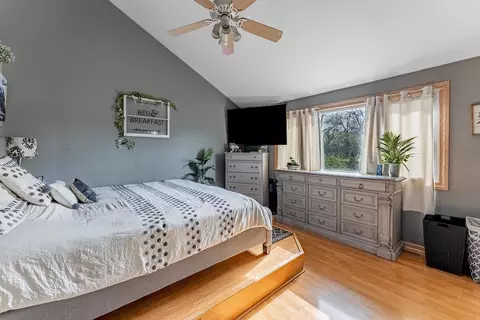 Bedroom - 15412 Hamlin Ave, Markham, IL 60428 photo 1 of 6