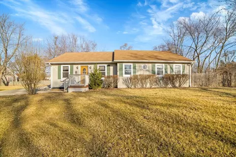 671 N Maple Ave N, Palatine, IL 60067