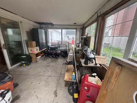 Exterior - 1010 E Illinois St, Wheaton, IL 60187 photo 5 of 6