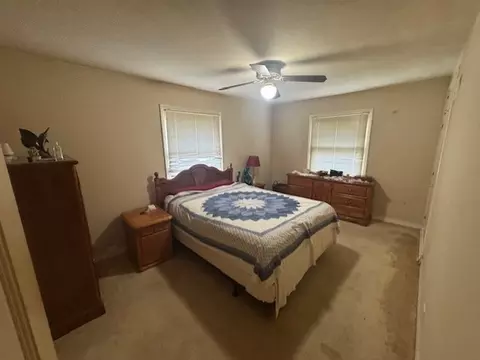 Bedroom - 1010 E Illinois St, Wheaton, IL 60187 photo 2 of 2