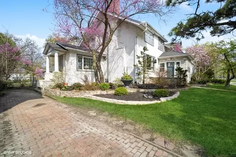 2622 Lincolnwood Dr, Evanston, IL 60201