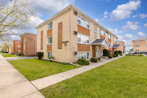 6937 W 64th Pl #3, Chicago, IL 60638
