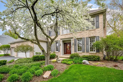 162 N Dixon Dr, Batavia, IL 60510
