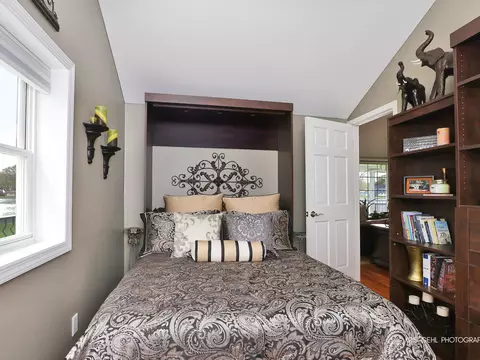 2601 N Villa Ln, Mchenry, IL 60051 photo 15