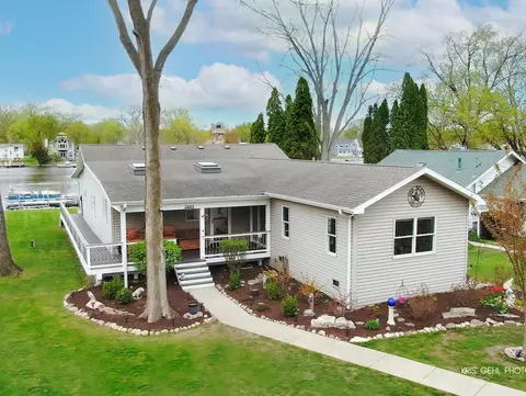 2601 N Villa Ln, Mchenry, IL 60051